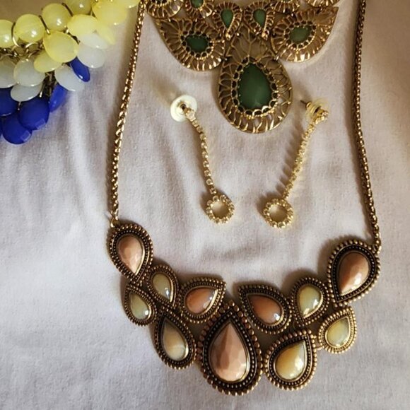 Jewelry Bundle Revolve Necklaces and Matching Earrings - Picture 4 of 4